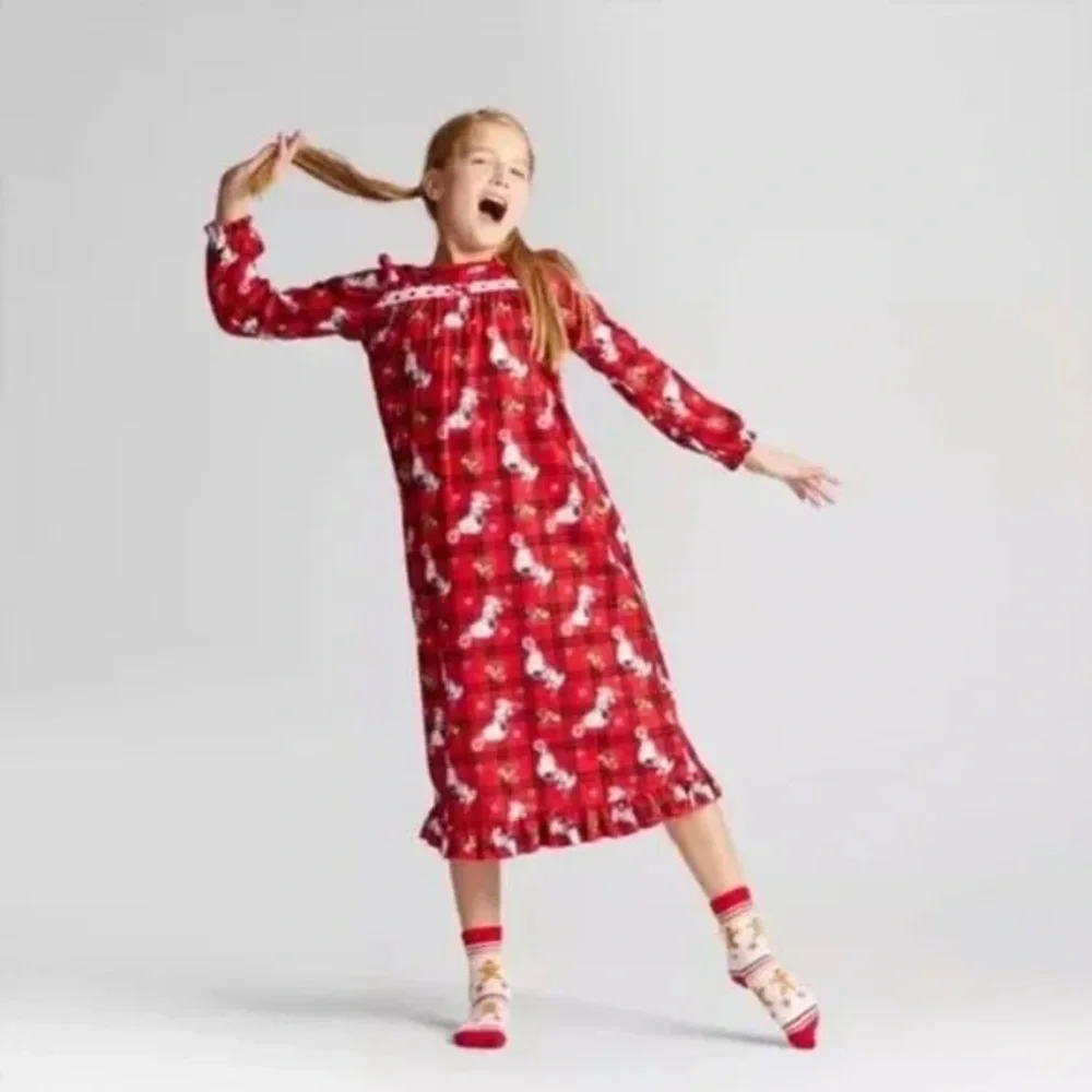 Peanuts Red and Pink Cozy Nightgown girls m
